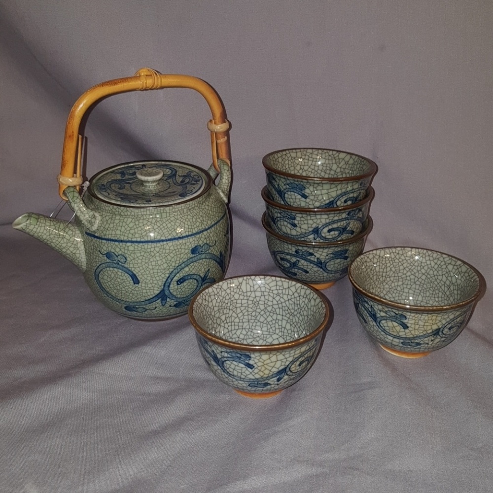 Six piece Japanese tea set 
